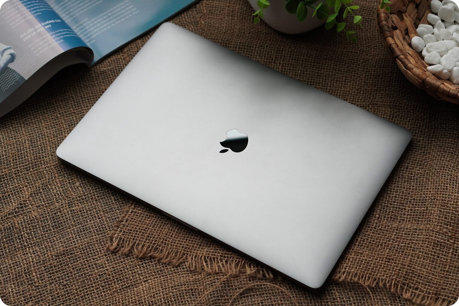 MacBook Pro 2018 MR932 Cũ, Like New Chính Hãng | QMac